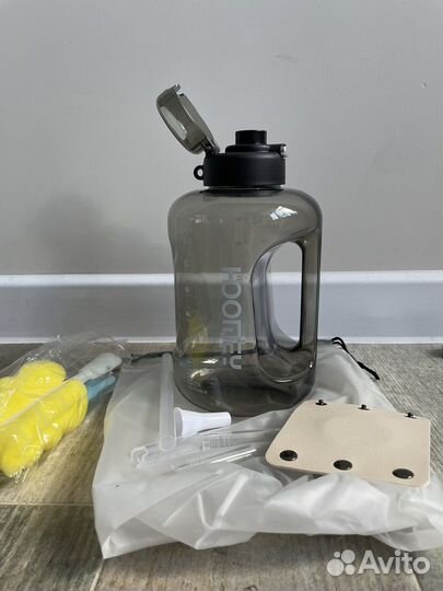 Спортивная бутылка