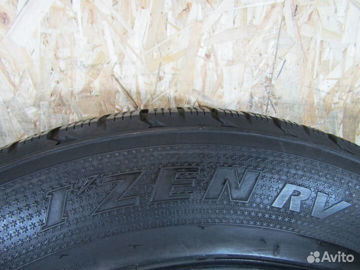 Kumho I'Zen RV KC15 235/65 R17