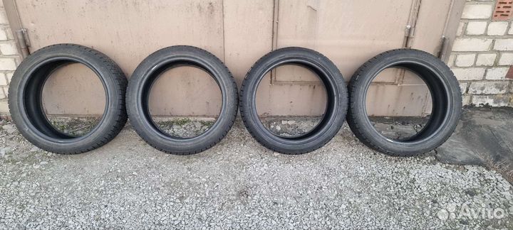 Dunlop Winter Maxx WM02 225/45 R18 и 245/40 R18