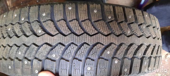 Bridgestone Blizzak Spike-01 185/65 R15 88T