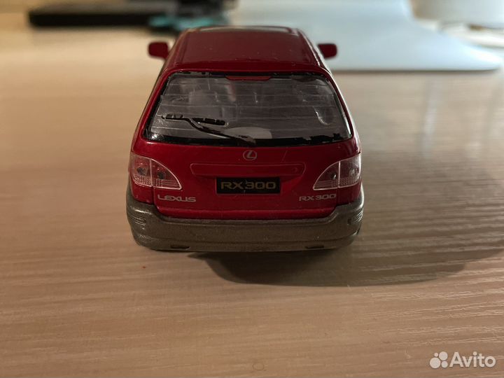 Модель Lexux RX300