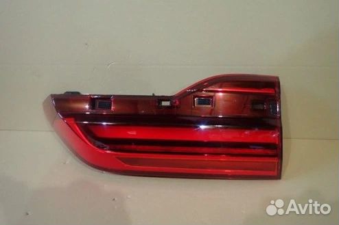 BMW X7 фонарь правый в крышке багажника