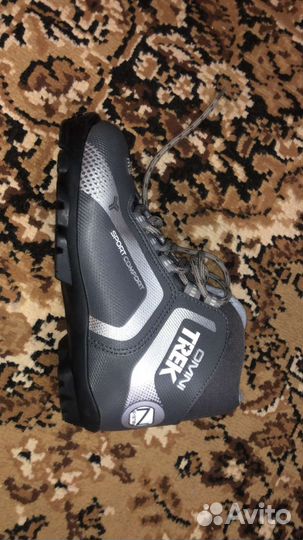 Продам лыжные ботинки