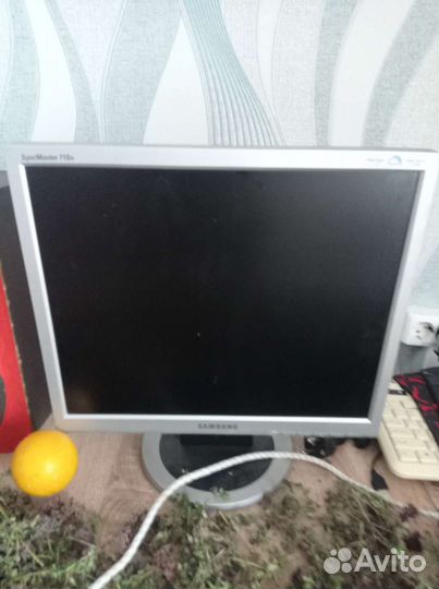 Монитор Samsung