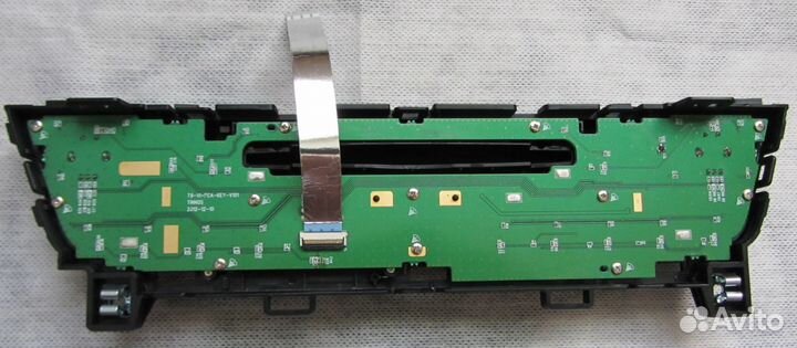 Панель магнитолы Hyundai Genesis