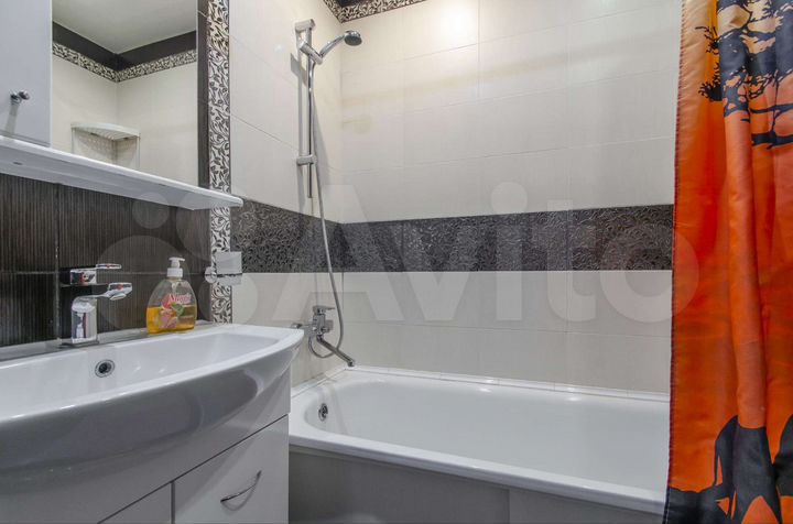 2-к. квартира, 65 м², 1/9 эт.