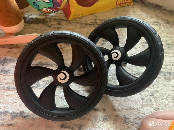 Колеса на коляску tutis zippy new новые 2 шт