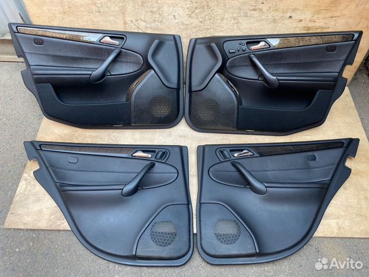 Обшивка двери (комплект) Mercedes-Benz C-Class