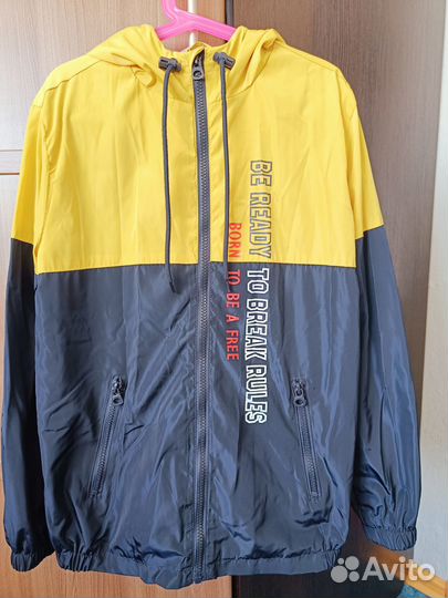 Продам ветровку на мальчика