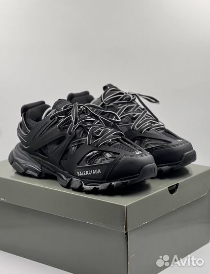 Balenciaga track