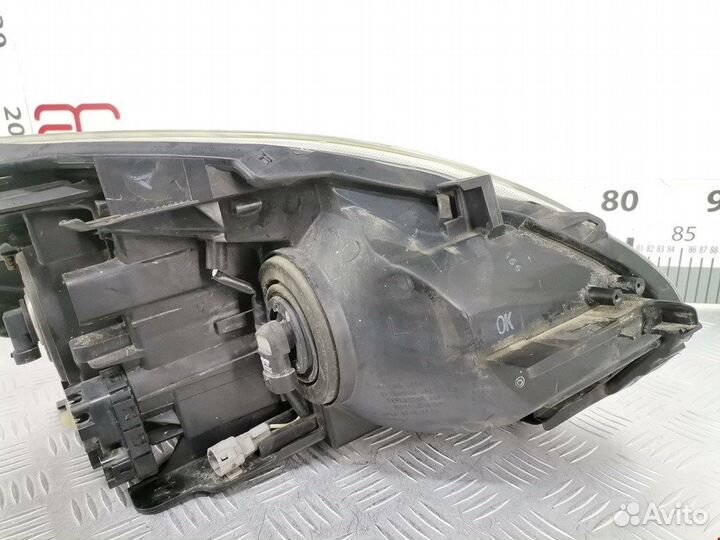 Фара передняя для Toyota Prius 3 (XW30) 8117047251