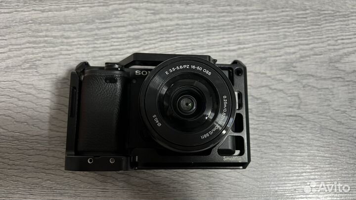 Sony alpha 6400 kit + много аксессуаров