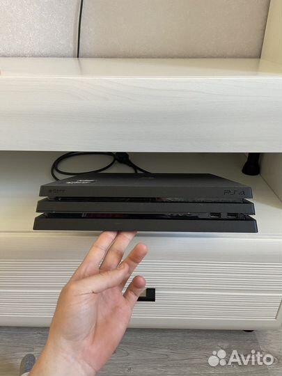 Sony PS4 pro 1tb