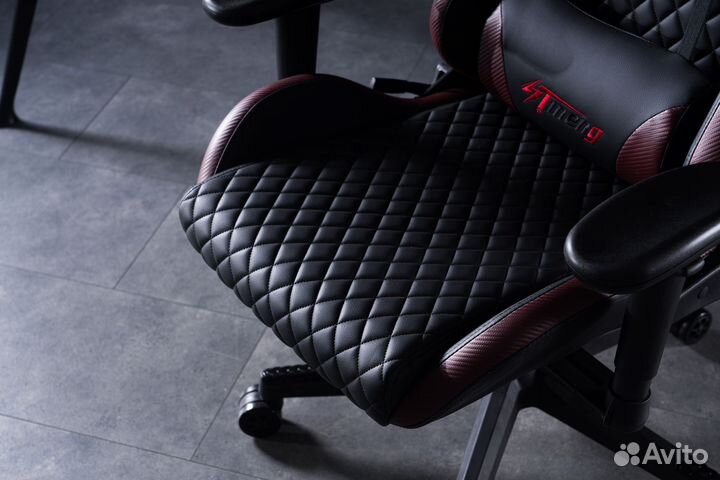 Игровое кресло черно-красное