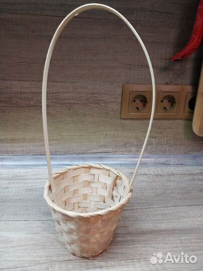 Корзинка плетенная