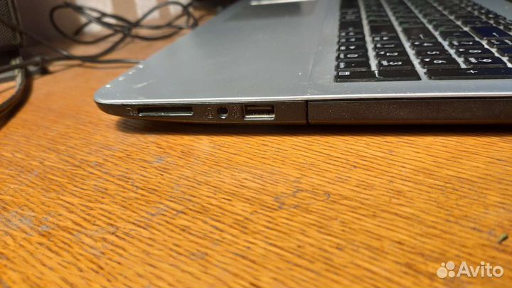 Ноутбук asus x555l