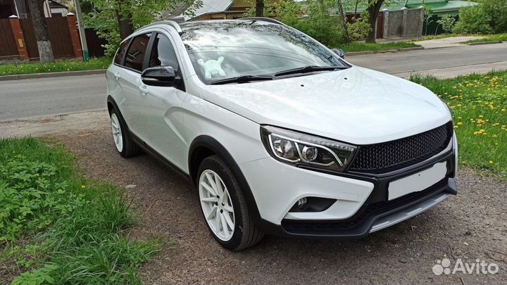 Капот Лада Веста крашенный