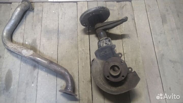 Стойка передняя правая Audi 100