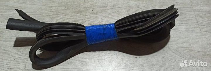 Уплотнитель зад проема двери Renault logan stepway