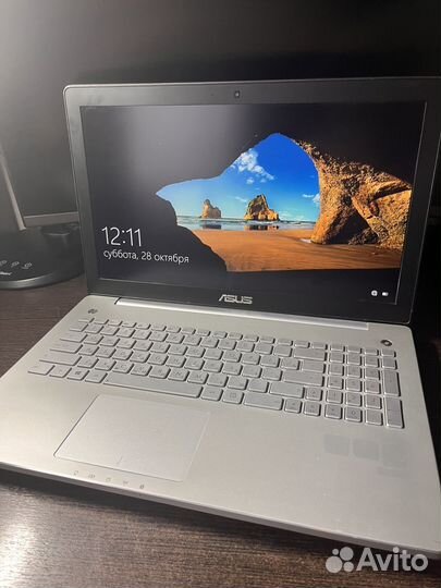 Ноутбук asus
