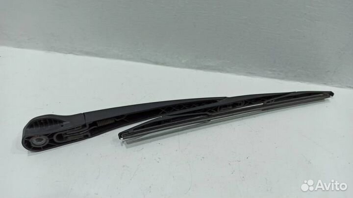 Поводок стеклоочистителя задний