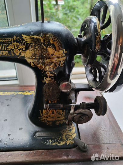 Швейная машина Singer