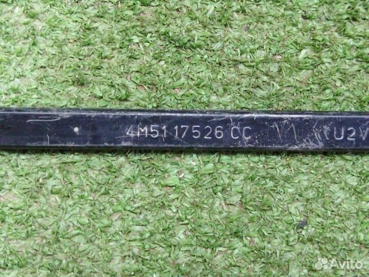 Поводок стеклоочистителя Ford Focus 2 2005-2011