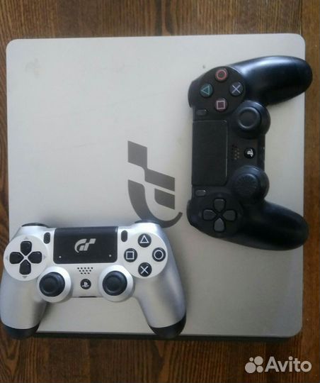 Playstation 4 Slim (1TB)