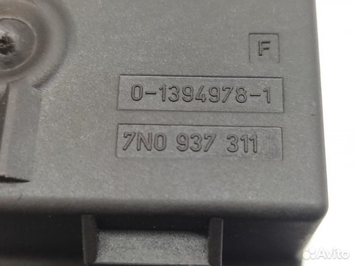 Блок предохранителей Volkswagen Passat B7 1.4 TSI