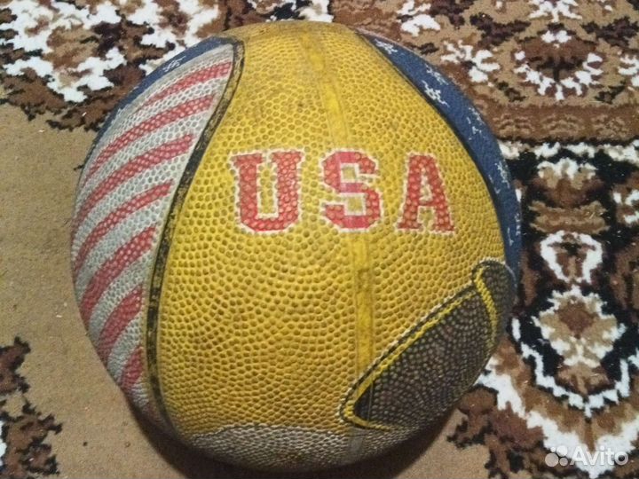 Баскетбольный мяч