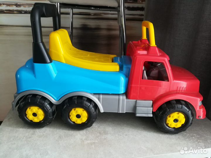 Детская машина толокар