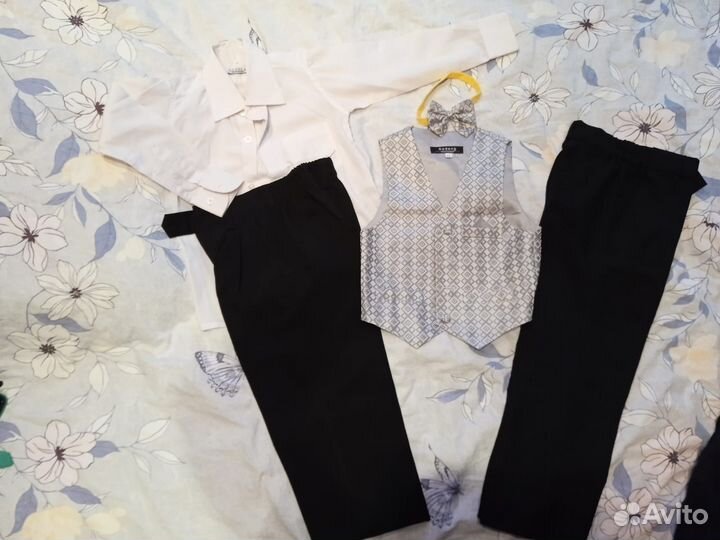 Жилетка праздничная с бабочкой, брюки на мальчика