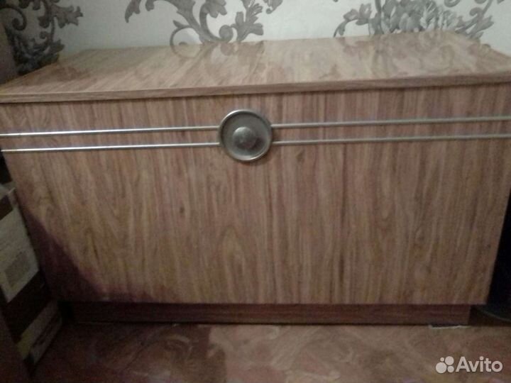 Трюмо,тумбочки