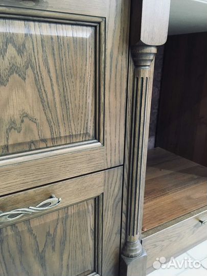 Выставочная кухня массив дуба с фиолет.пат.,дл3,07