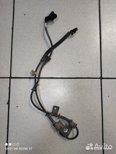 Датчик abs передний левый Hyundai Solaris 1