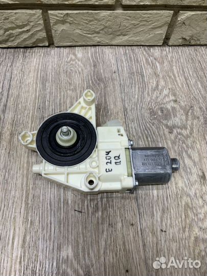 Mercedes W204 Моторчик стеклоподъемника LH RH