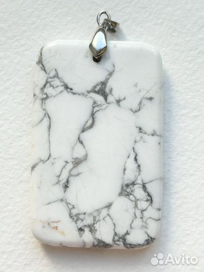 Крупный кулон из кахолонга