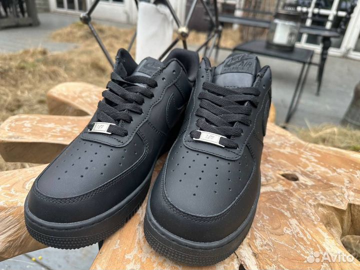 Nike air force 1 low black