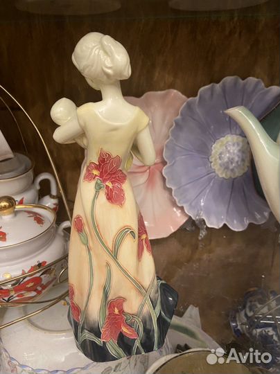 Статуэтка pavone девушка с ребенком