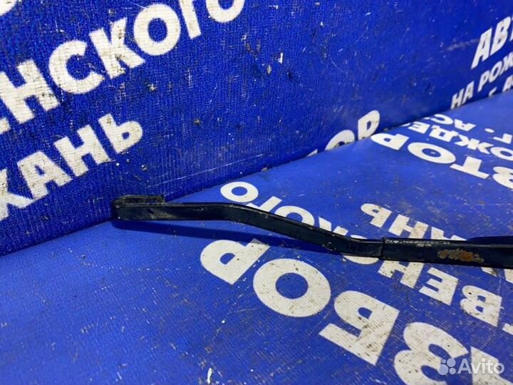 Левый поводок дворника Chevrolet Aveo T250 седан