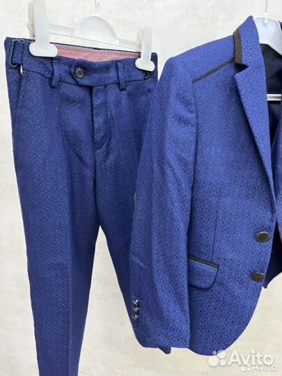 Костюм праздничный на мальчика 4-6 лет