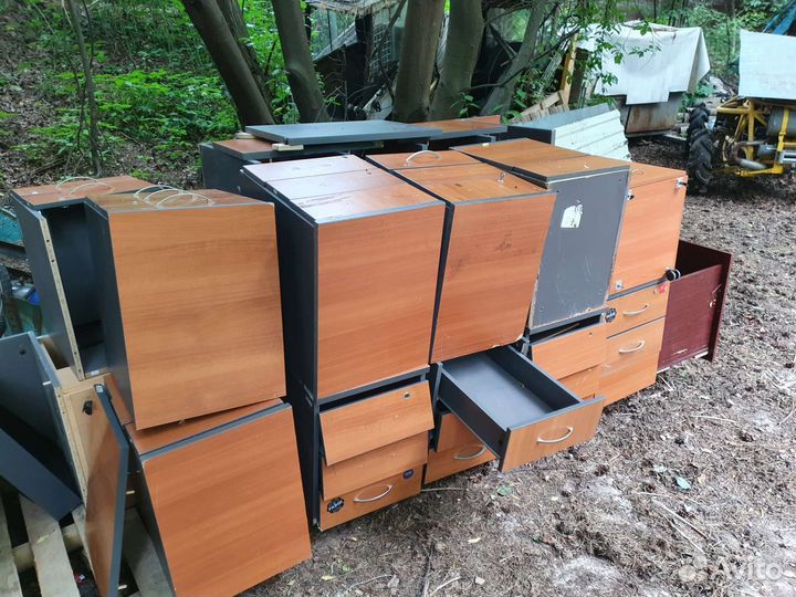 Тумба с выдвижными ящиками под ремонт