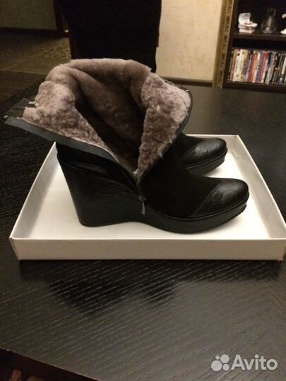 Новые черные зимние на меху полусапожки Kelton