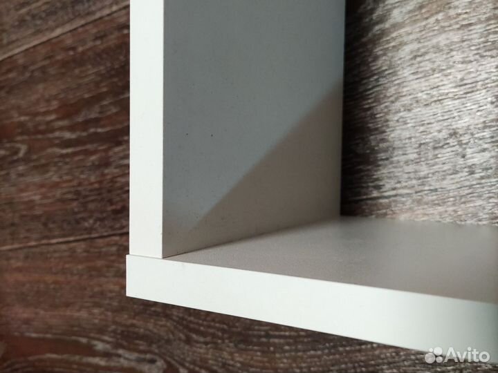 Полка настенная белая