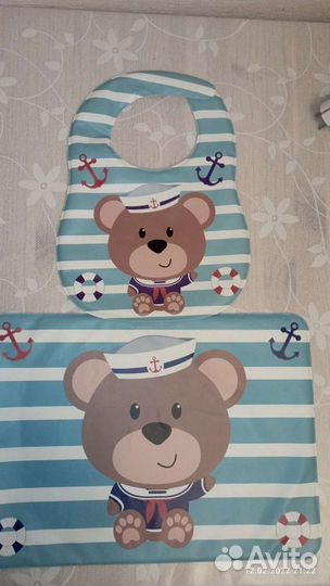 Комплект (нагрудник и коврик для кормления)