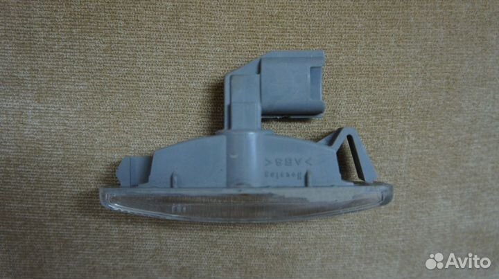 Поворотник на переднее крыло Инфинити ех