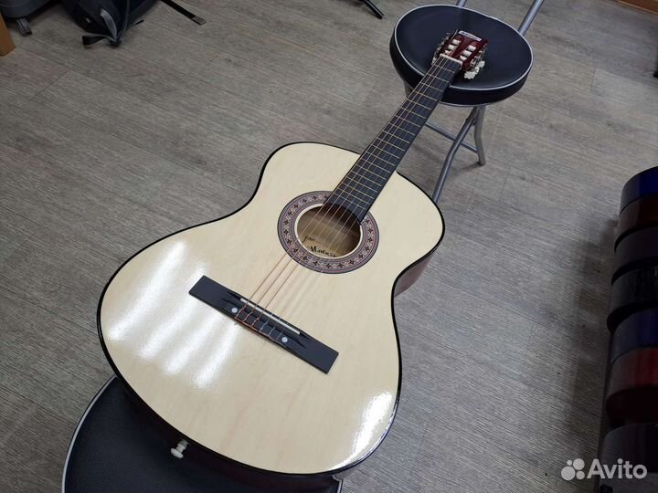 Гитара классическая