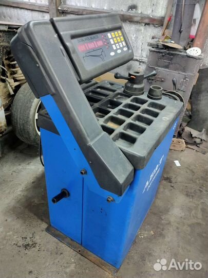 Балансировочный станок AE&T DST950B