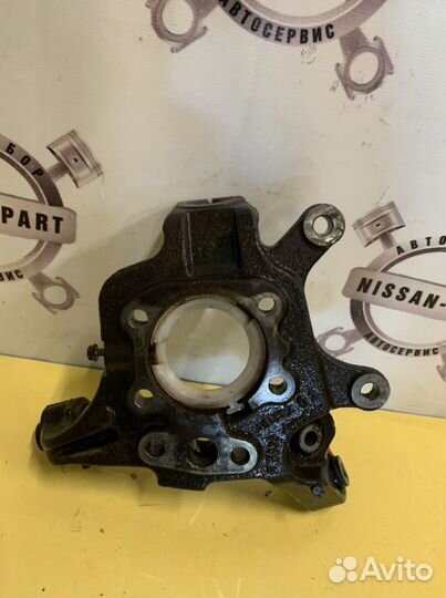 Ниссан Pathfinder R52 Кулак задний правый