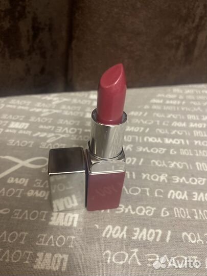 Clinique помада